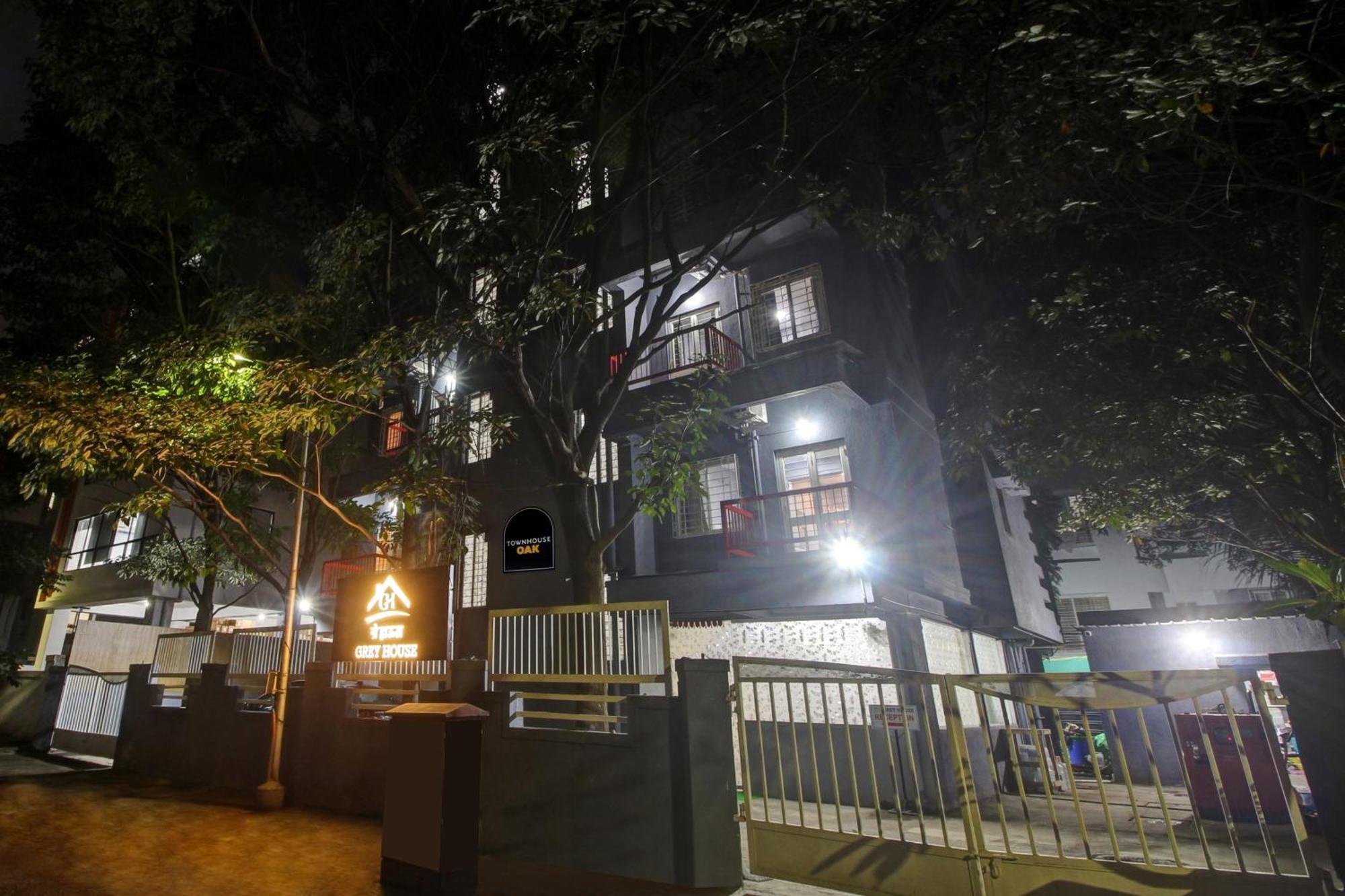 Super Collection O Grey House Hotel Pune Bagian luar foto
