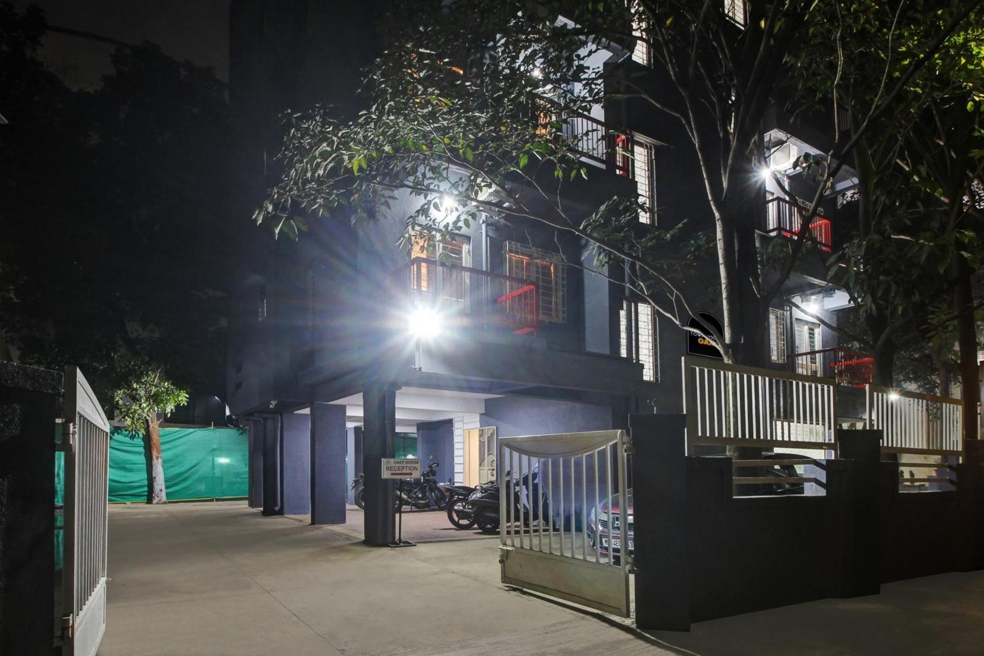Super Collection O Grey House Hotel Pune Bagian luar foto