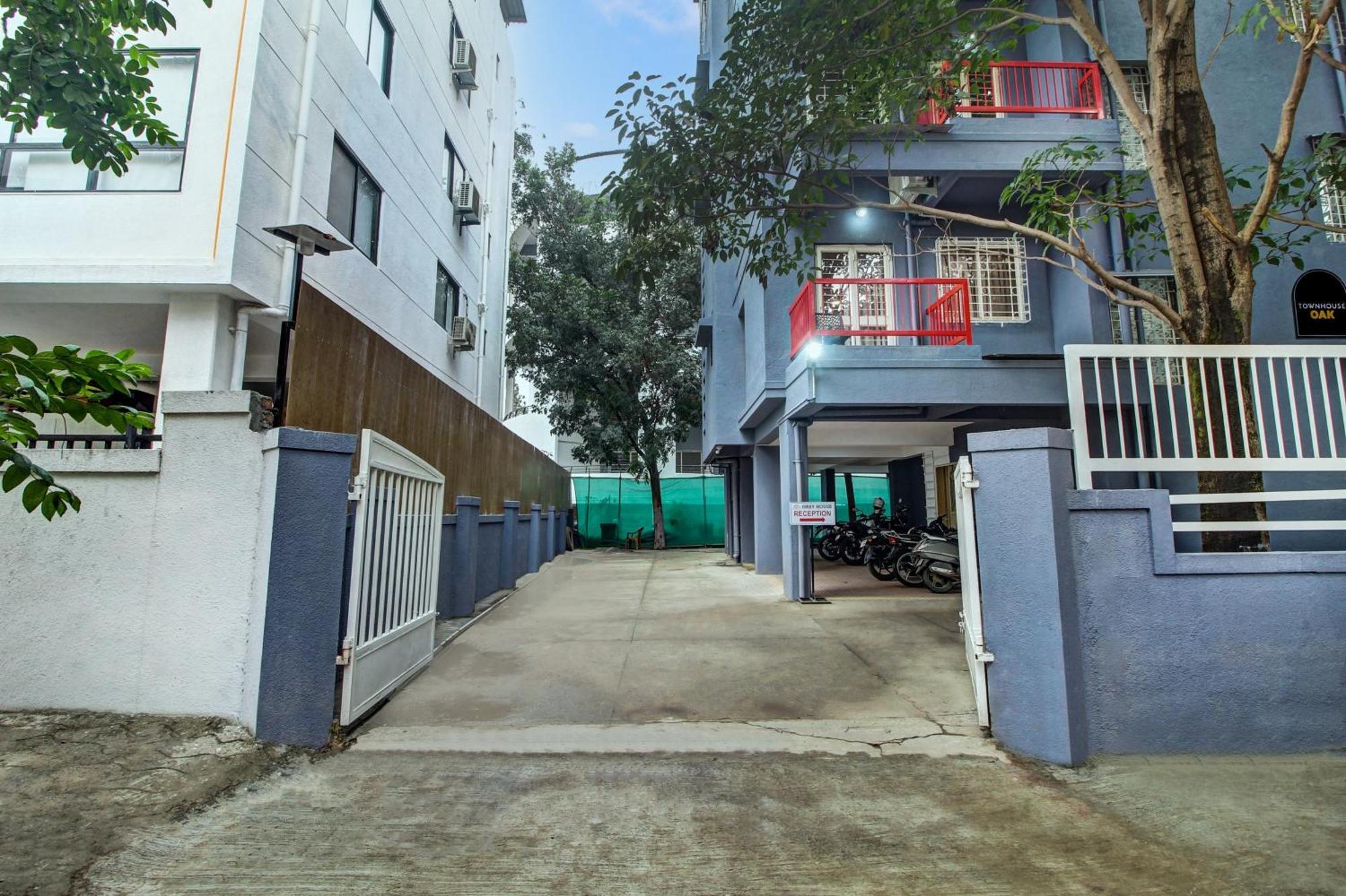 Super Collection O Grey House Hotel Pune Bagian luar foto