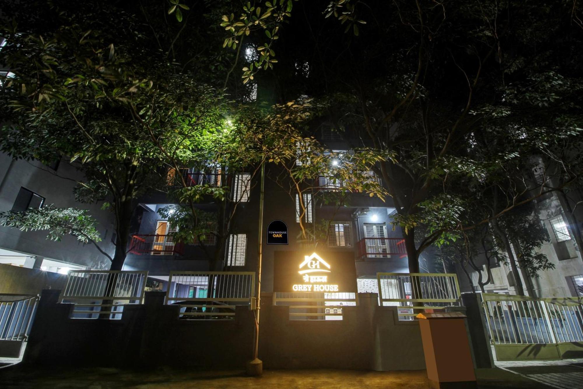Super Collection O Grey House Hotel Pune Bagian luar foto