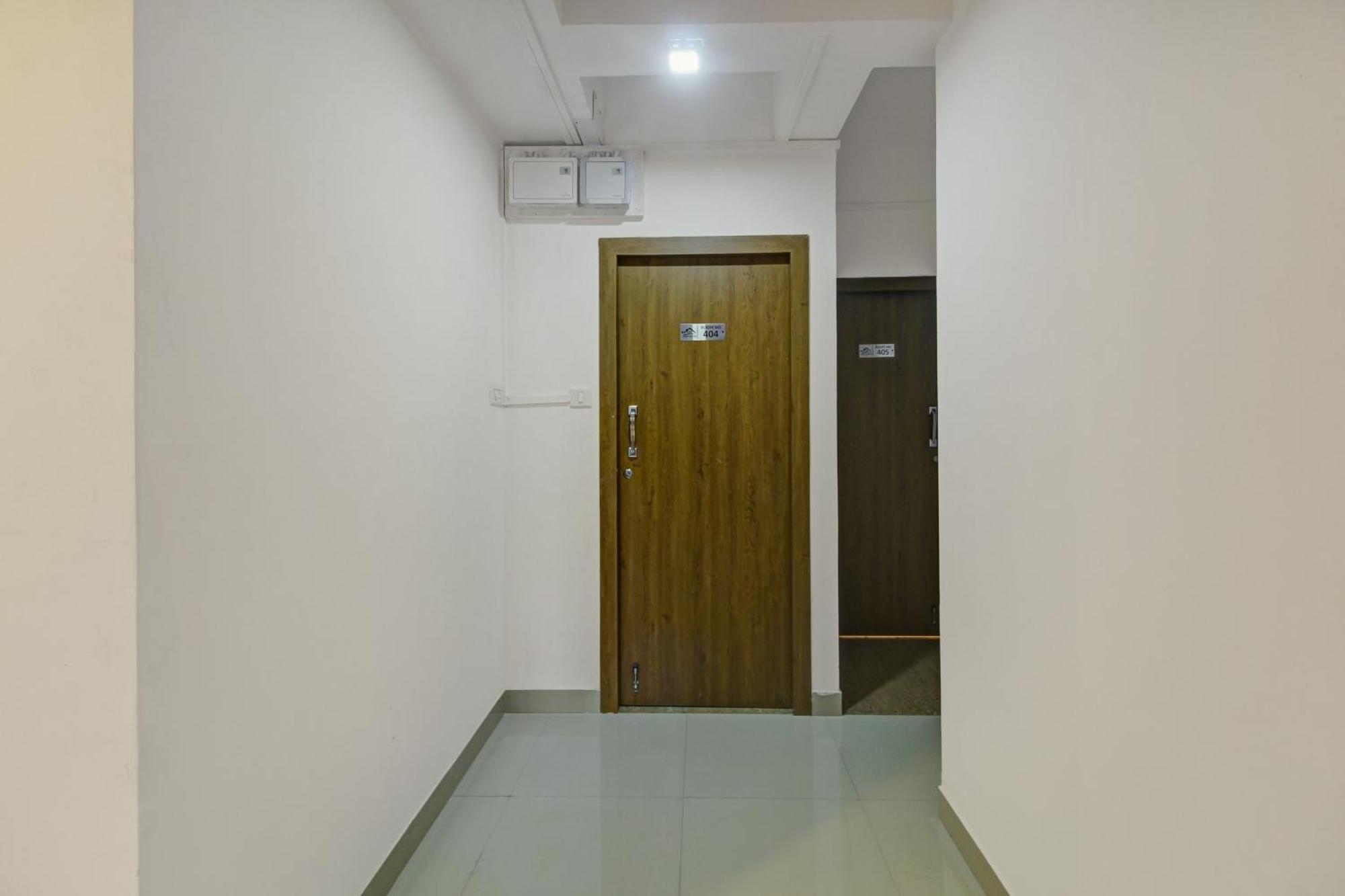 Super Collection O Grey House Hotel Pune Bagian luar foto