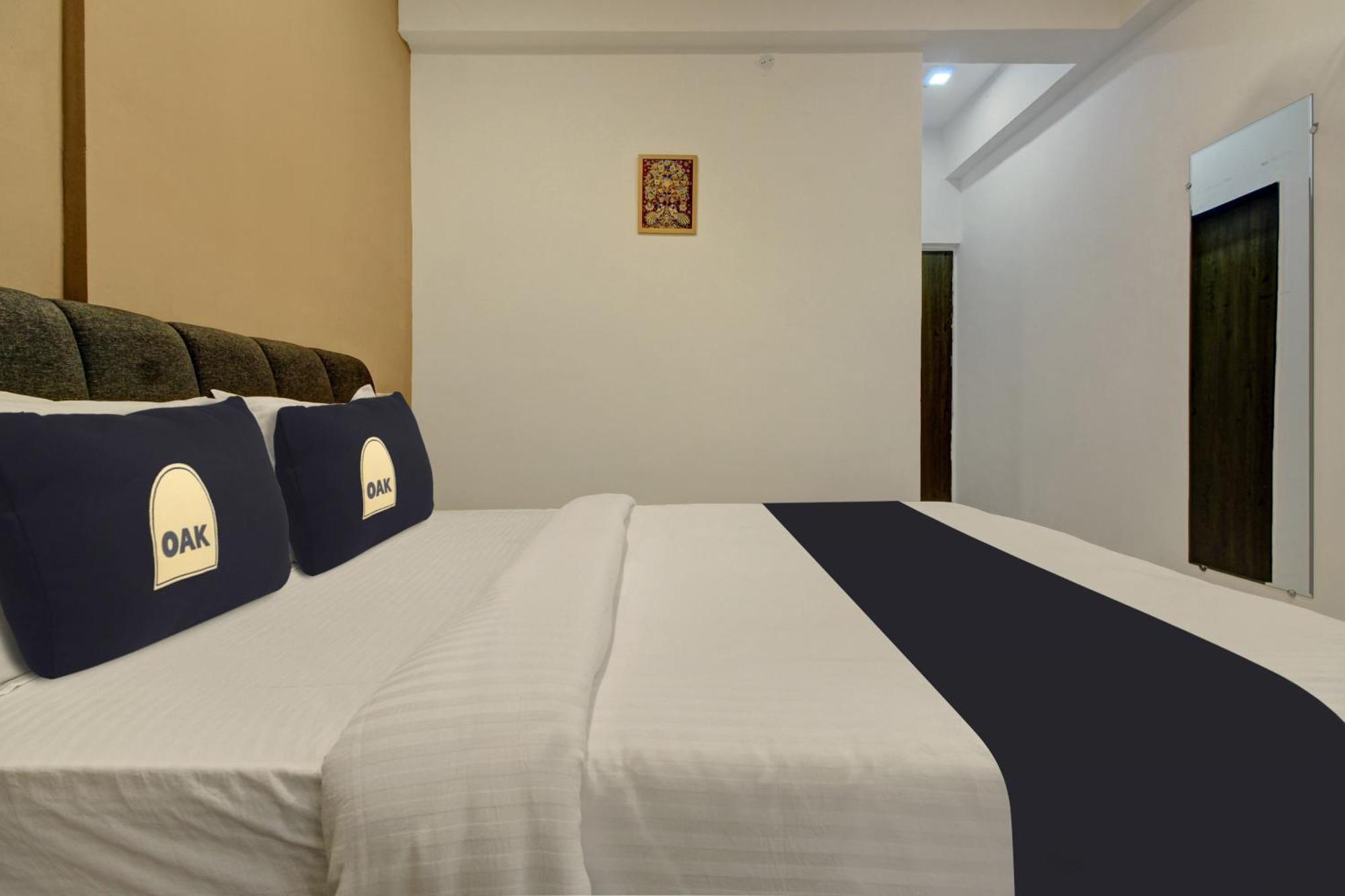 Super Collection O Grey House Hotel Pune Bagian luar foto