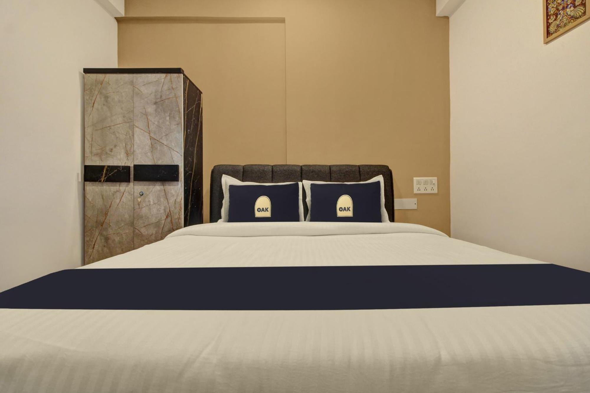 Super Collection O Grey House Hotel Pune Bagian luar foto
