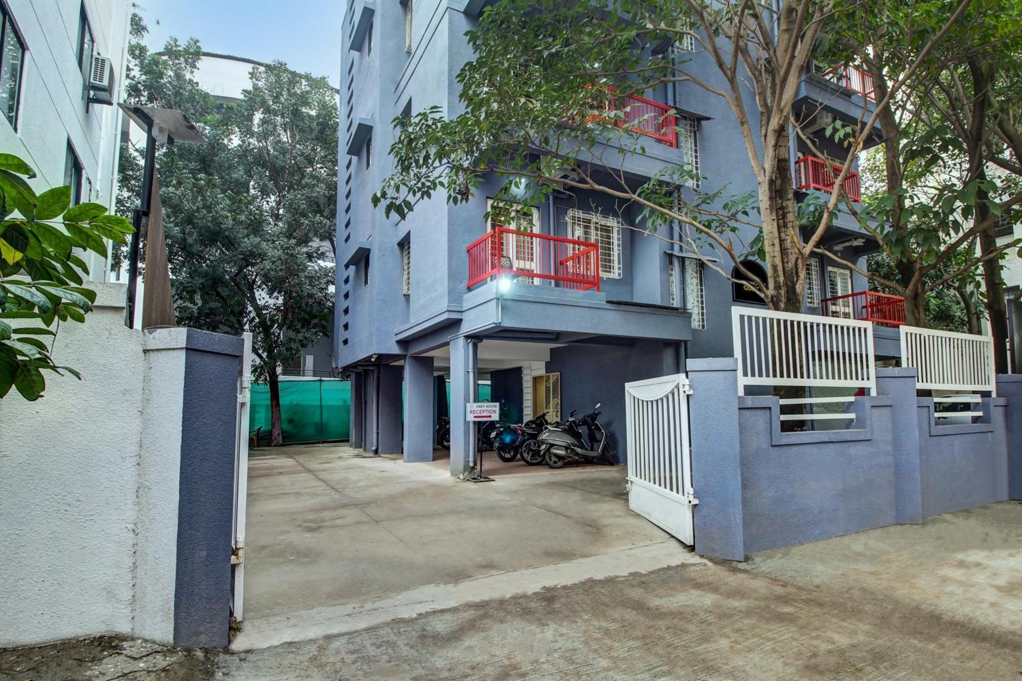 Super Collection O Grey House Hotel Pune Bagian luar foto